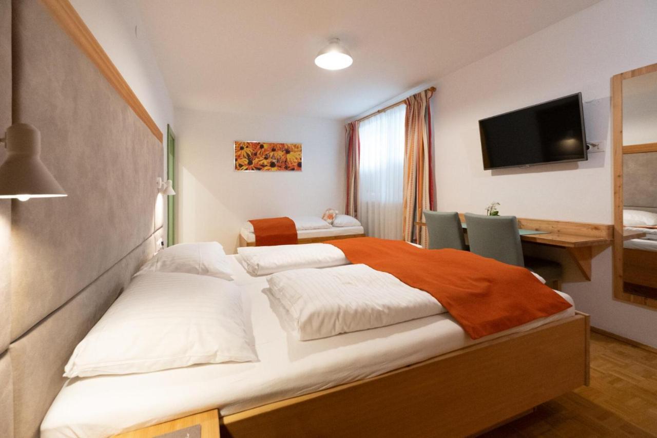Santner, Hotel Eugendorf Εξωτερικό φωτογραφία