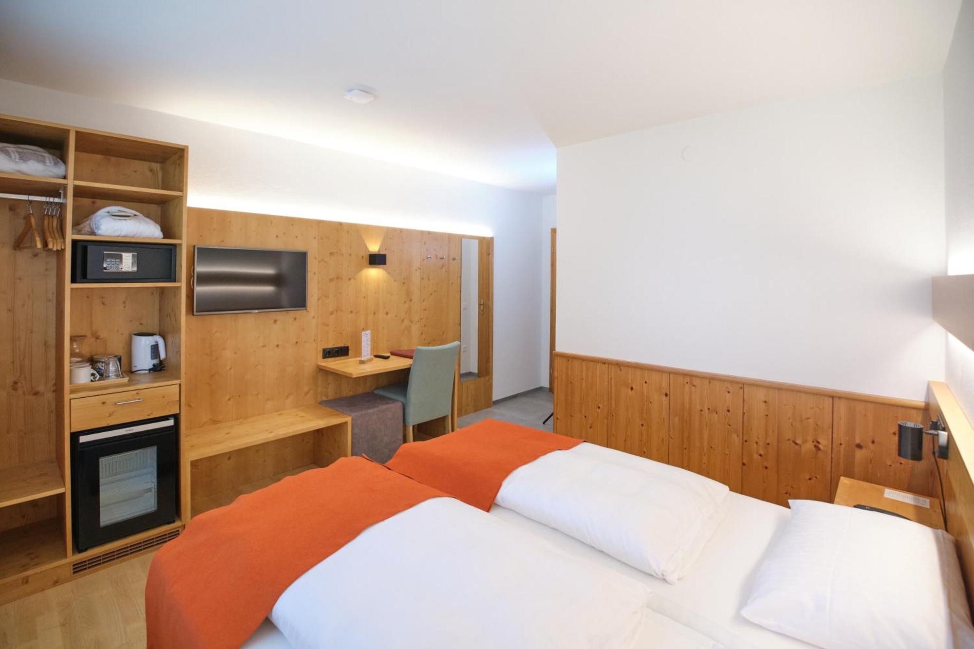 Santner, Hotel Eugendorf Εξωτερικό φωτογραφία
